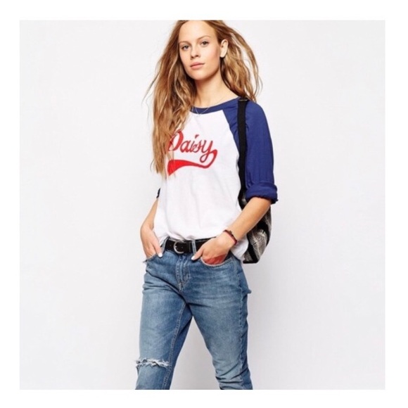 Wildfox Tops - WILDFOX • Blue & White “DAISY” Baseball Tee